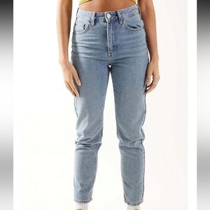 BDG High waisted Mom Jeans. Really good condition. Selling bc they are too big.